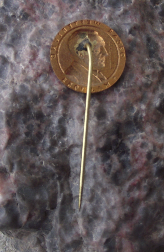 1953 Sweden Swedish May 1st Labor Day Oscar Westerlund Mayday Pin Badge - Badgecrazy