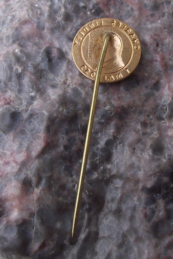 1959 Sweden Swedish May 1st Labor Day Charles Lindley Mayday Pin Badge - Badgecrazy