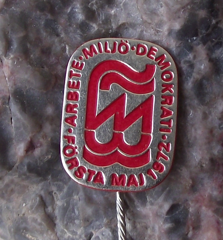 1972 Sweden Swedish May 1st Labor Day Mayday Pin Badge - Badgecrazy
