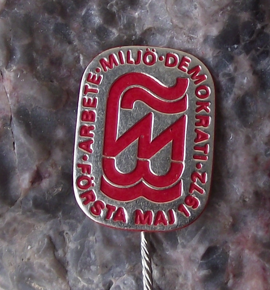 1972 Sweden Swedish May 1st Labor Day Mayday Pin Badge - Badgecrazy