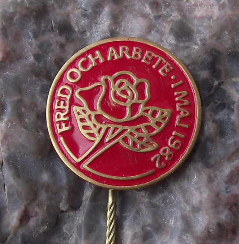 1982 Sweden Swedish May 1st Labor Day Democracy Peace Rose Pin Badge - Badgecrazy