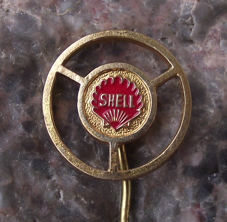 Vintage Royal Dutch Shell Oil Motorsport Steering Wheel Logo Pin Badge