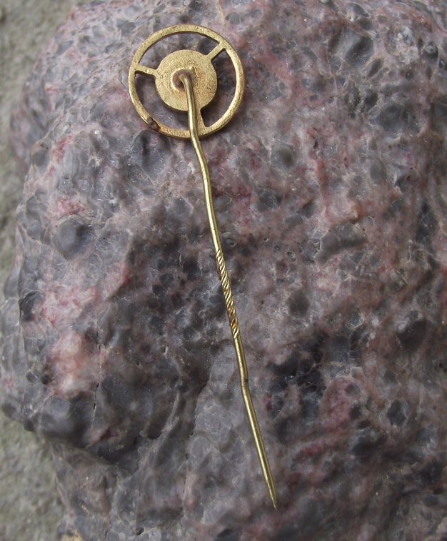 Vintage Royal Dutch Shell Oil Motorsport Steering Wheel Logo Pin Badge