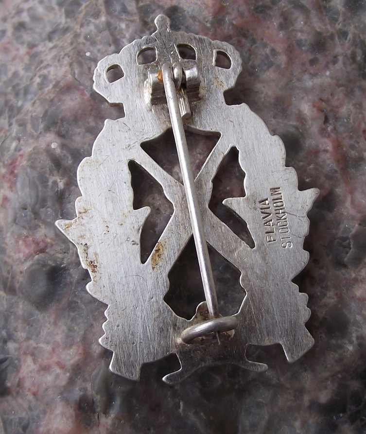 Vintage Swedish Shooting Award Sweden Gun Crossed Rifles Pin Badge)