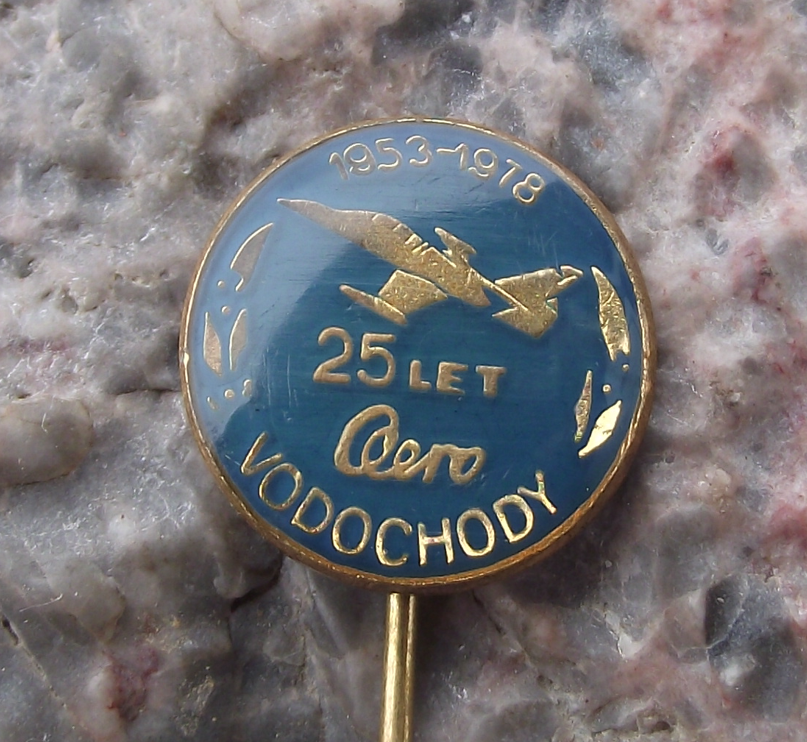 1978 Aero Vodochody Aircraft Factory 25th Anniversary L-39 Albatros Pin Badge - Badgecrazy