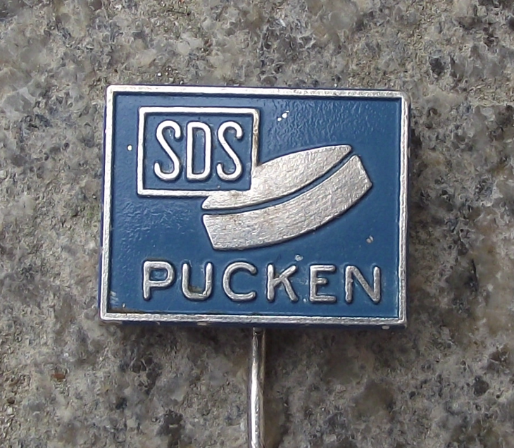 Vintage SDS Pucken Sweden Swedish Ice Hockey Pucks Company Pin Badge - Badgecrazy