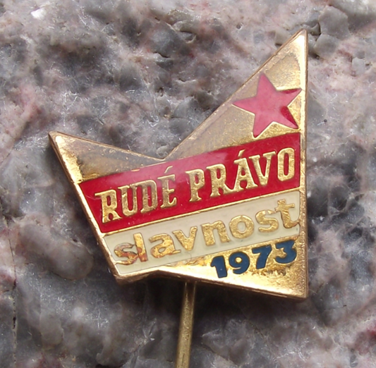 1973 Rude Pravo Slavnost Czech Newspaper Cultural Celebration Pin Badge - Badgecrazy
