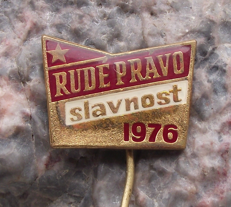 1976 Rude Pravo Slavnost Czech Newspaper Cultural Celebration Pin Badge - Badgecrazy
