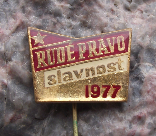1977 Rude Pravo Slavnost Czech Newspaper Cultural Celebration Pin Badge - Badgecrazy