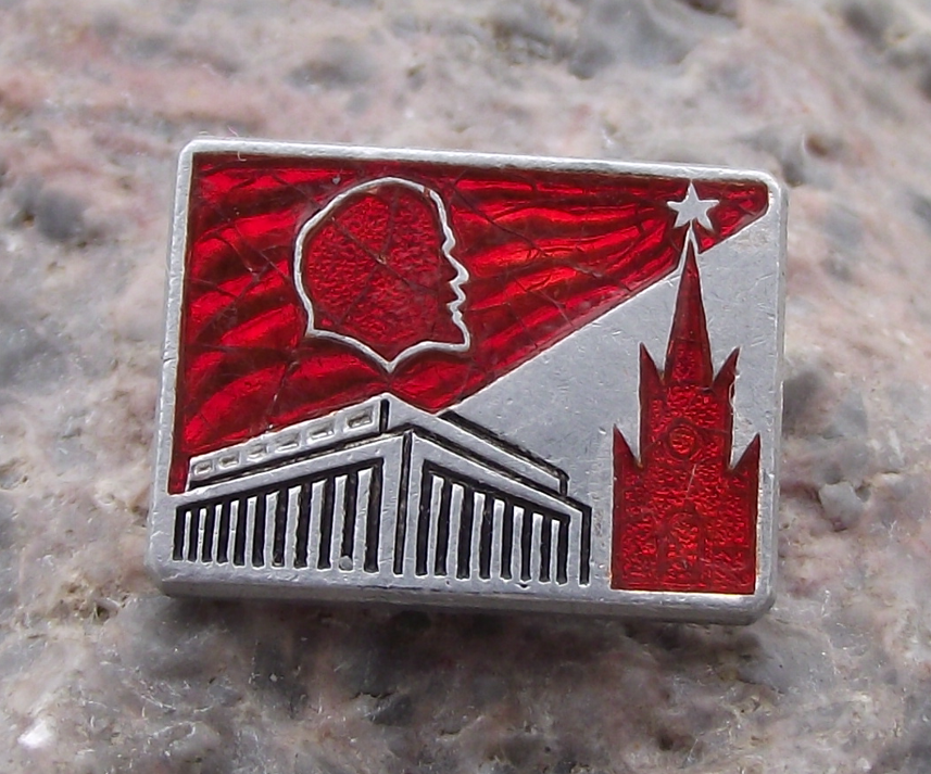 Vintage Vladimir Lenin Head over Moscow Russia Pin Badge