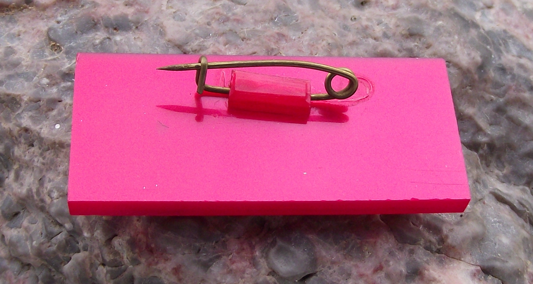 Vintage Chairman Mao THE EAST IS RED Slogan Communist China Pin Badge