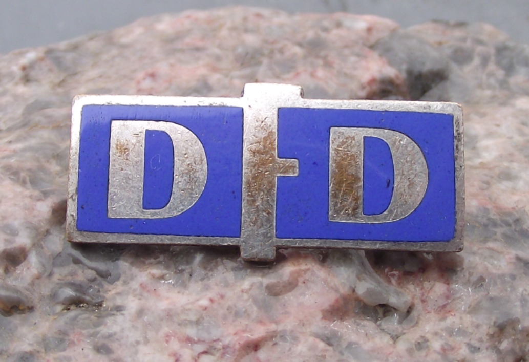 Vintage Large DFD Democratic Women's League of East Germany DDR Pin Badge