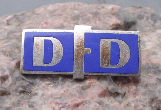 Vintage Large DFD Democratic Women's League of East Germany DDR Pin Badge