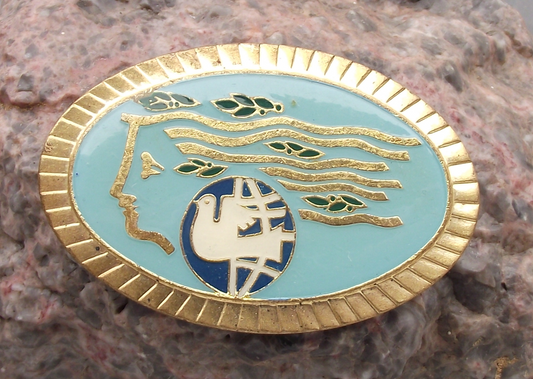 1981 United Nations UN World Women's Conference Prague Dove Pin Badge