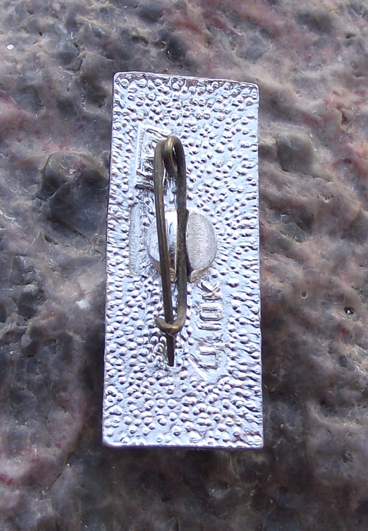 1968 Maxim Gorky Statue Nizhny Novgorod Russia Pin Badge