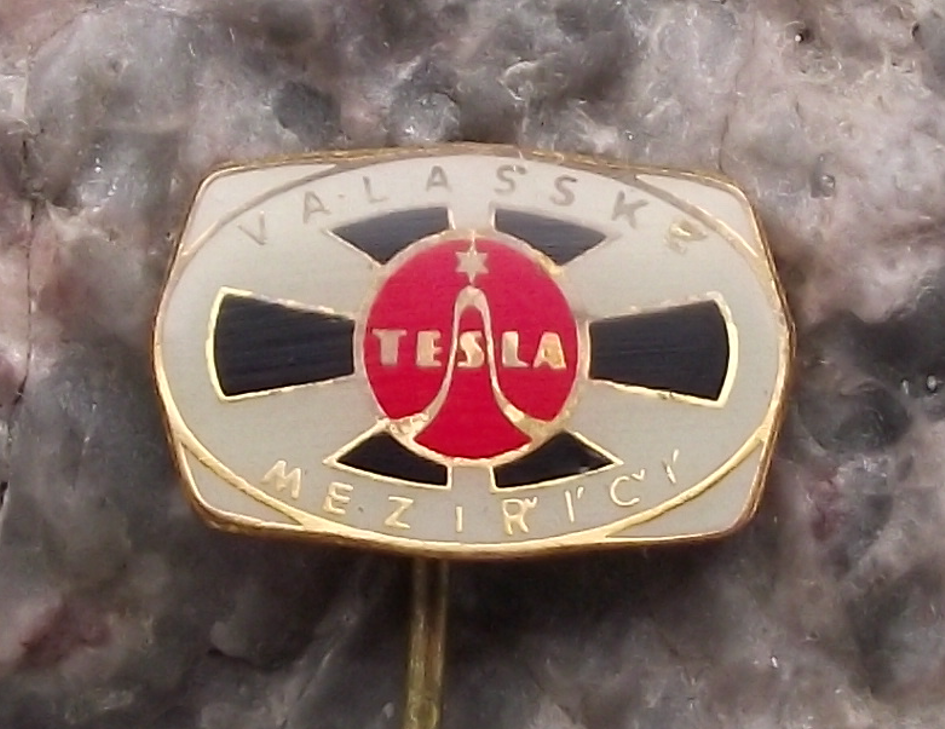 Vintage Tesla Electronics ARE 667 Loudspeakers Pin Badge