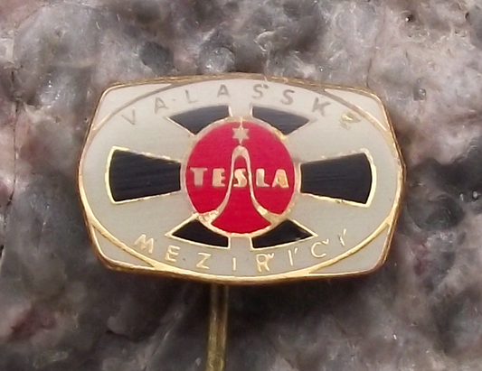 Vintage Tesla Electronics ARE 667 Loudspeakers Pin Badge