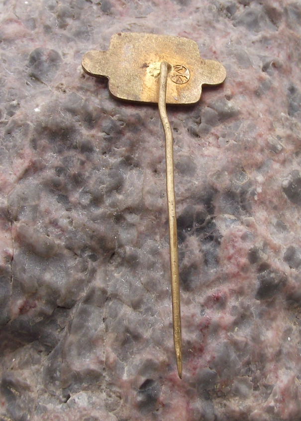 Vintage Tesla Electronics Orava Televisions Screen Logo Pin Badge