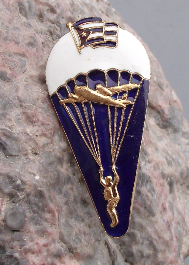 Vintage Reservist Army FAR Parachutist Parachute Uniform Award Badge