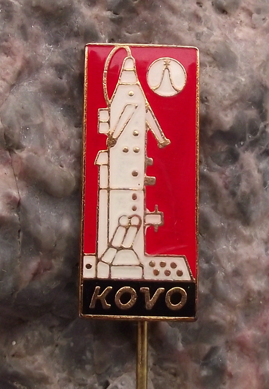 Vintage Tesla Kovo Pioneering Electron Microscope Scientific Pin Badge