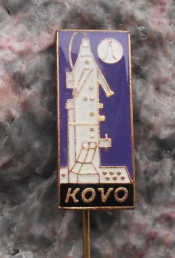 Vintage Tesla Kovo Pioneering Electron Microscope Scientific Pin Badge
