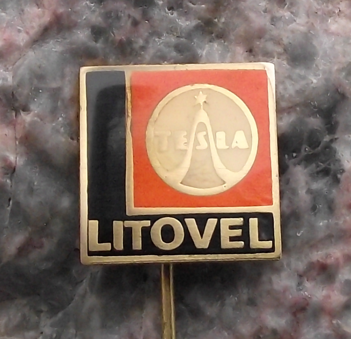 Vintage Tesla Electronics Litovel Czechoslovakia Gramophones Pin Badge