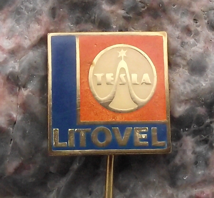 Vintage Tesla Electronics Litovel Czechoslovakia Gramophones Pin Badge