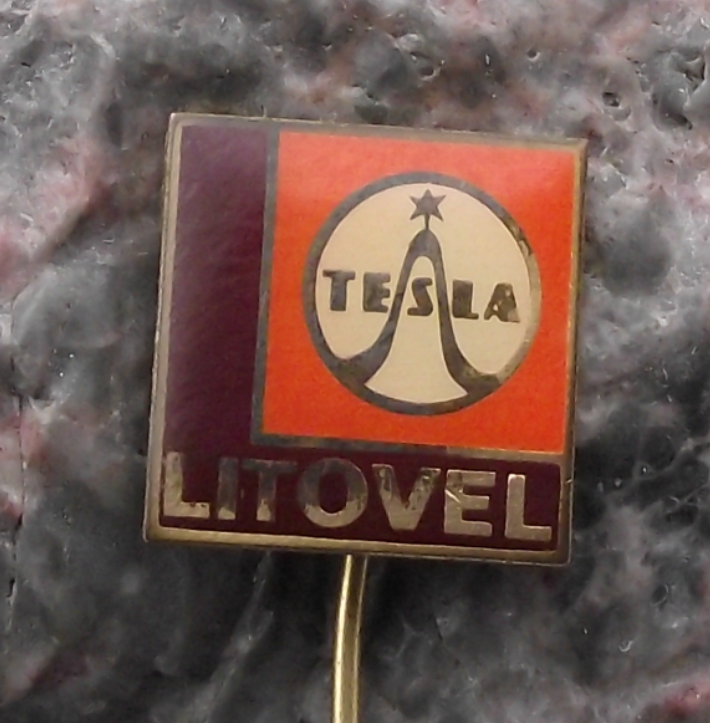 Vintage Tesla Electronics Litovel Czechoslovakia Gramophones Pin Badge