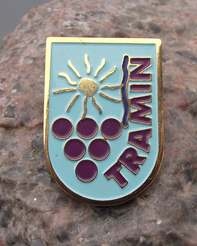 Vintage Tramin Gewürztraminer Gewürz Tyrol Austria Grape Wine Region Pin Badge