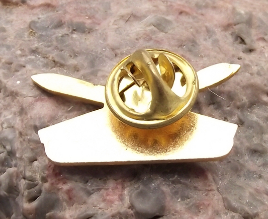 Vintage Seefeld Tyrol Tirol Austria Tourist Crest Crossed Skis Pin Badge