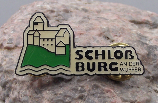 Vintage Schloss Burg an der Wupper Castle Solingen Pin Badge