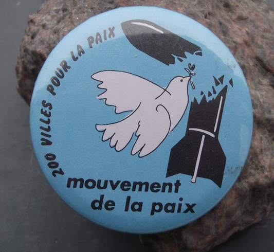 Vintage Peace Movement Mouvement de la Paix Atom Bomb Dove Pin Badge