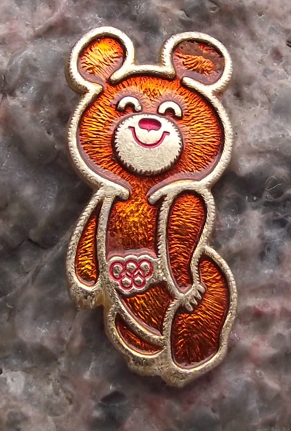 1980 Moscow Olympic Games Shiny Orange Teddy Bear Mascot Misha Pin Badge