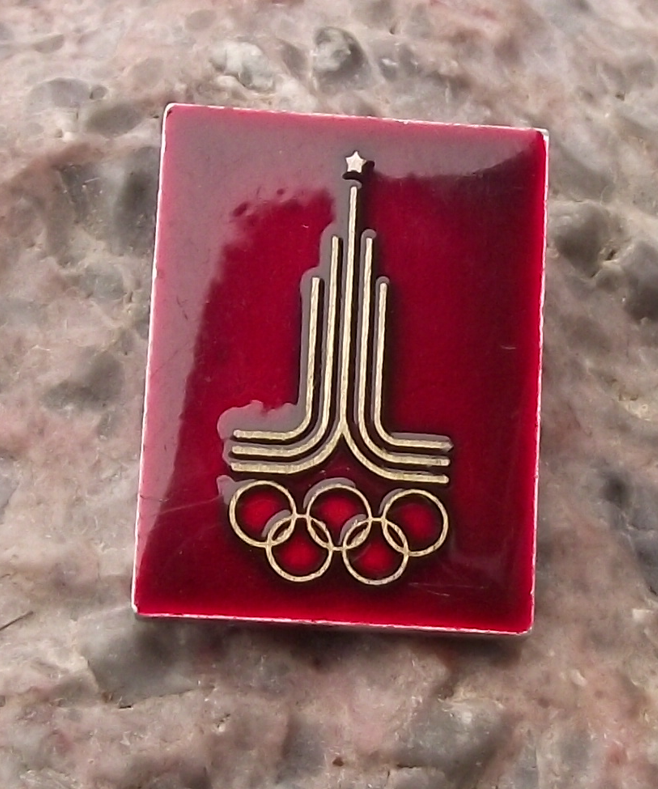 1980 Moscow Olympic Games Official Logo Red Tower Motif Pin Badge