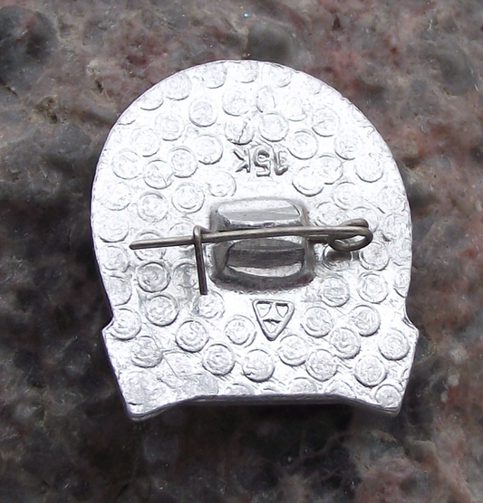 1980 Shiny Moscow Olympic Games Equestrian Horse Horseshoe Pin Badge