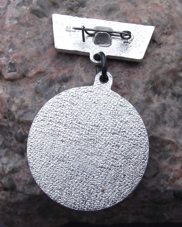 1980 Rainbow Ribbons Moscow 80 Olympic Rings Games Medal Pin Badge