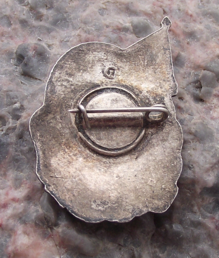 Vintage Lenin Birthplace Ulyanovsk Communist Monument Statue Red Flag Pin Badge