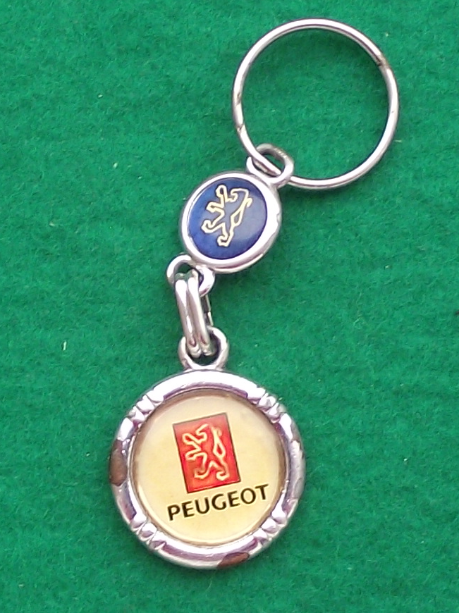 Vintage Peugeot Double Lion Symbol Logo Car Company Keychain Key Ring
