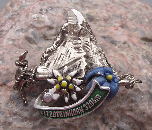 Vintage Austria Kitzsteinhorn 3204m Mountain Axe Peak Edelweiss Pin Badge