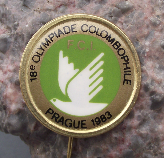 1983 Czech Homing Pigeon 18th Breeders Show Prague FCI Pin Badge