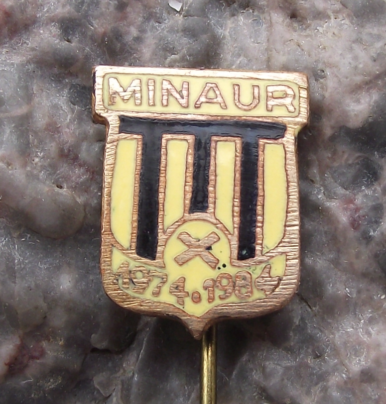 Vintage MINAUR BAIA MARE Football Club Romania Soccer Pin Badge