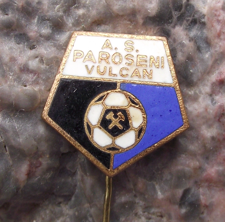 Vintage AS Paroșeni Vulcan Football Club Romania Soccer Pin Badge