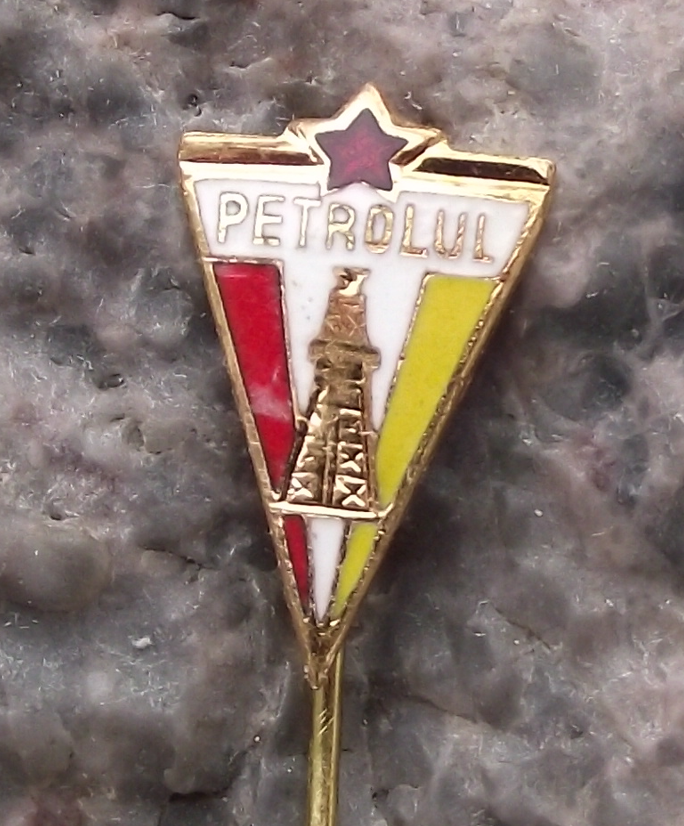 Vintage FC Petrolul Ploiești Football Club Romania Soccer Pin Badge