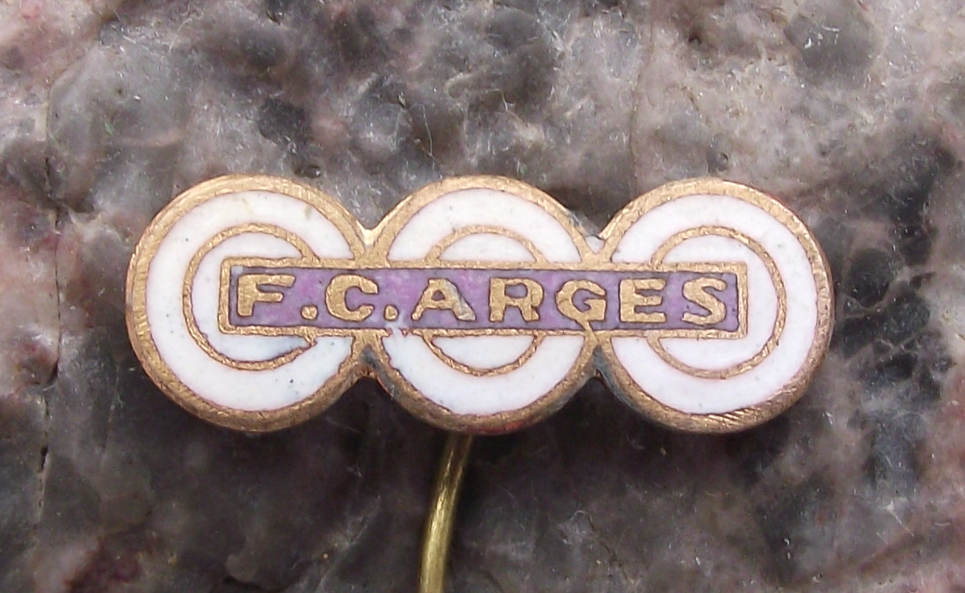Vintage F.C. Argeș Football Club Romania Soccer Pin Badge