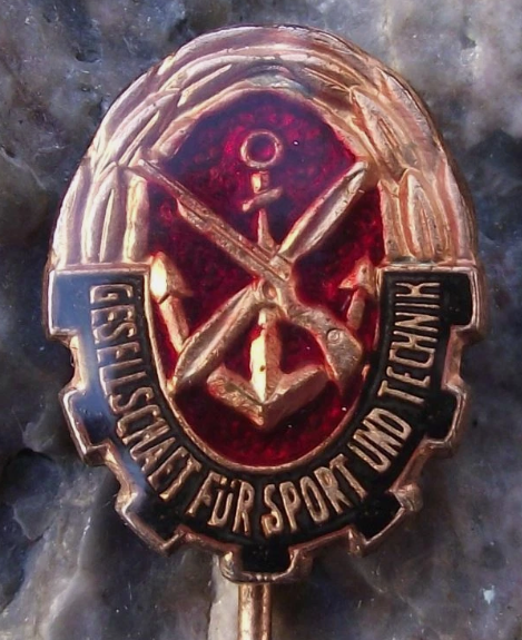 Badges for andga-1627 - Mainly DDR