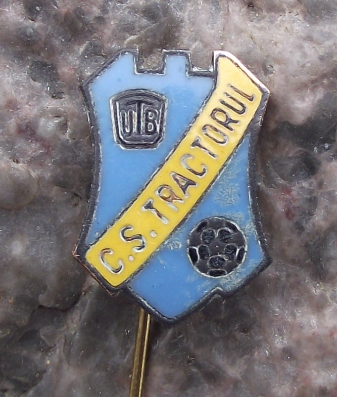 Vintage CS Tractorul Brașov Poland Football Club Pin Badge