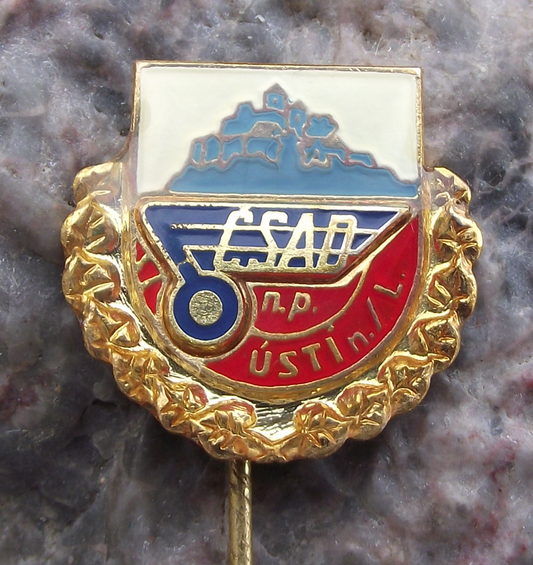 Vintage CSAD Usti nad Labem Bus Coach Transport Laurels Pin Badge