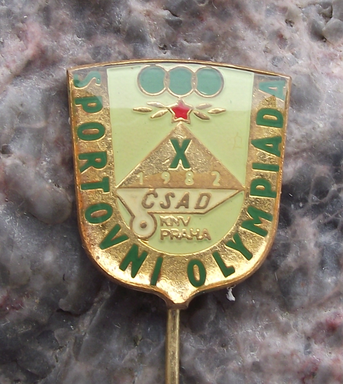 1982 CSAD Prague Praha Czech Bus Company 10th Olympics Sports Pin Badge