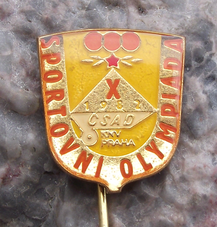 1982 CSAD Prague Praha Czech Bus Company 10th Olympics Sports Pin Badge