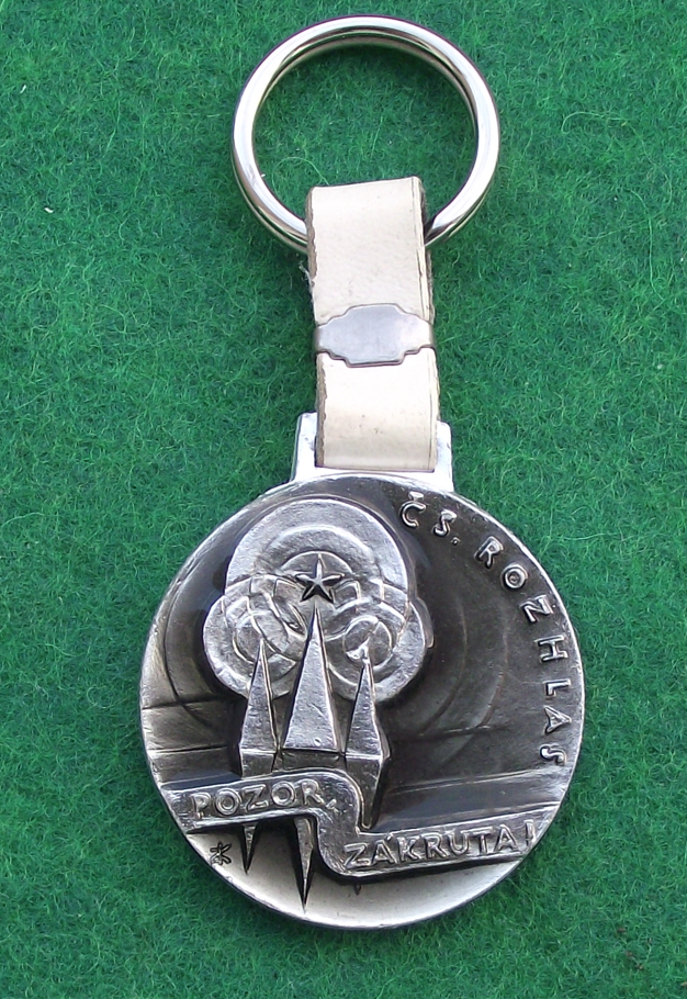 Vintage Czech State Broadcasting Radio Mast Logo Pozor Zakruta Keyring Keychain